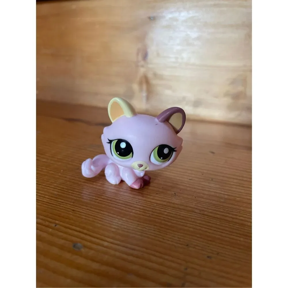Littlest Pet Shop (LPS) crouching cat figure #1489
